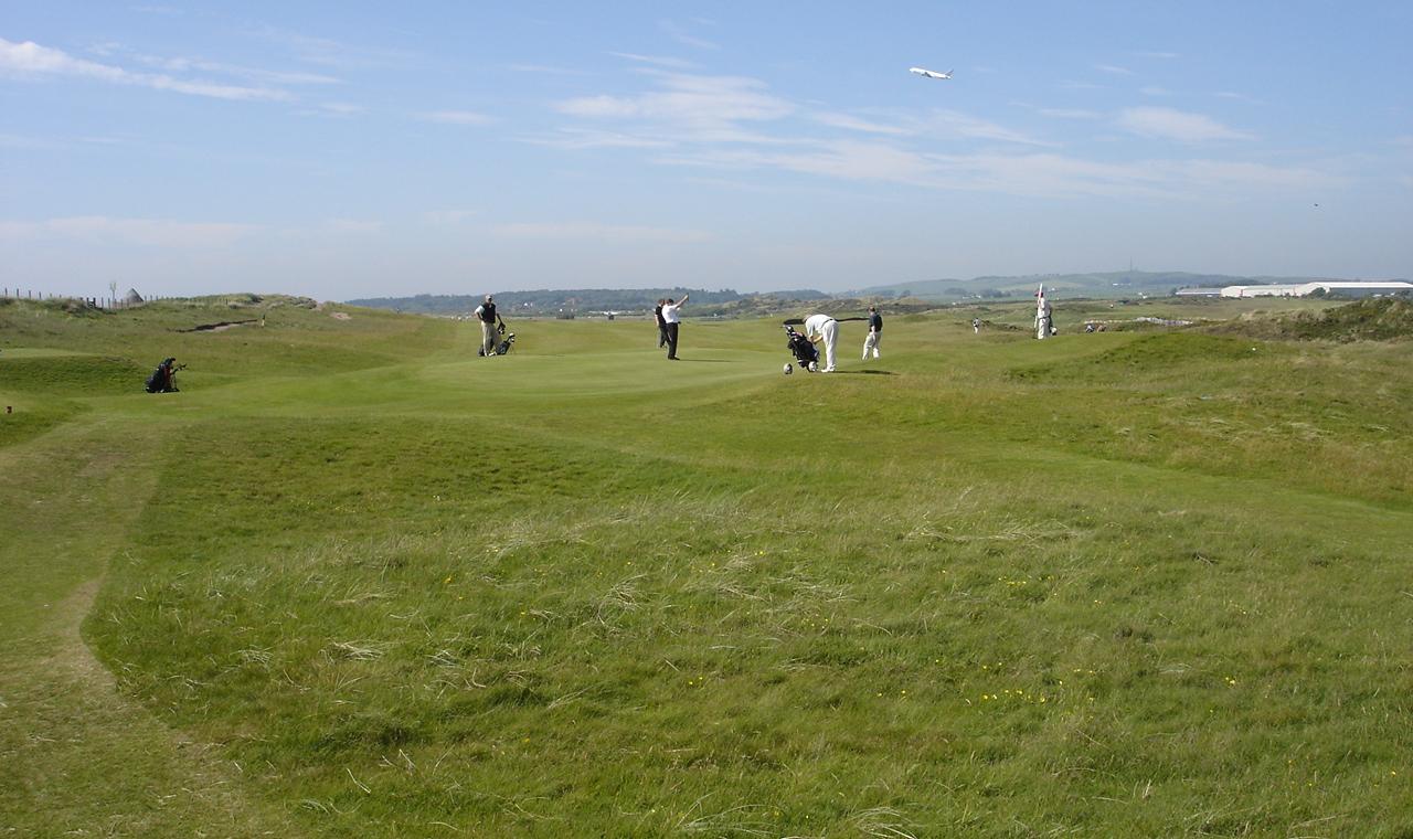 Old Prestwick 13th green