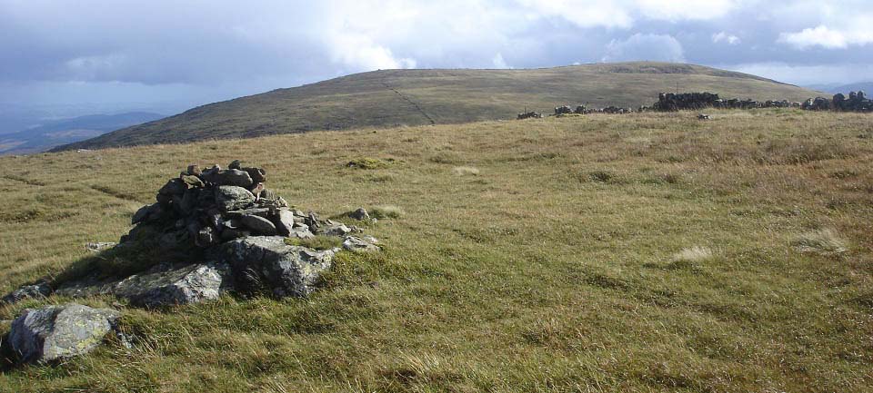 Milldown summit looking south to Meikle Millyea image